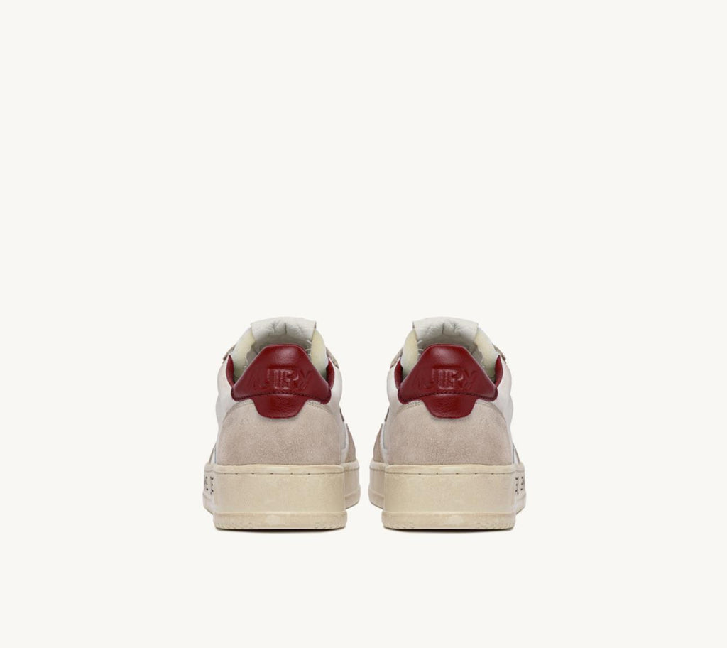 MEDALIST SNEAKERS