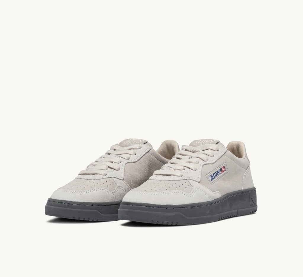 MEDALIST SNEAKERS